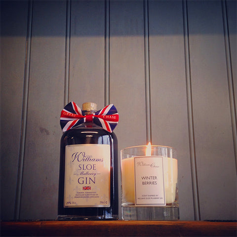 Williams Sloe & Mulberry Gin Candle; Winter Berries
